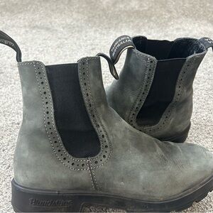Woman’s Blundstone Original Chelsea Boots